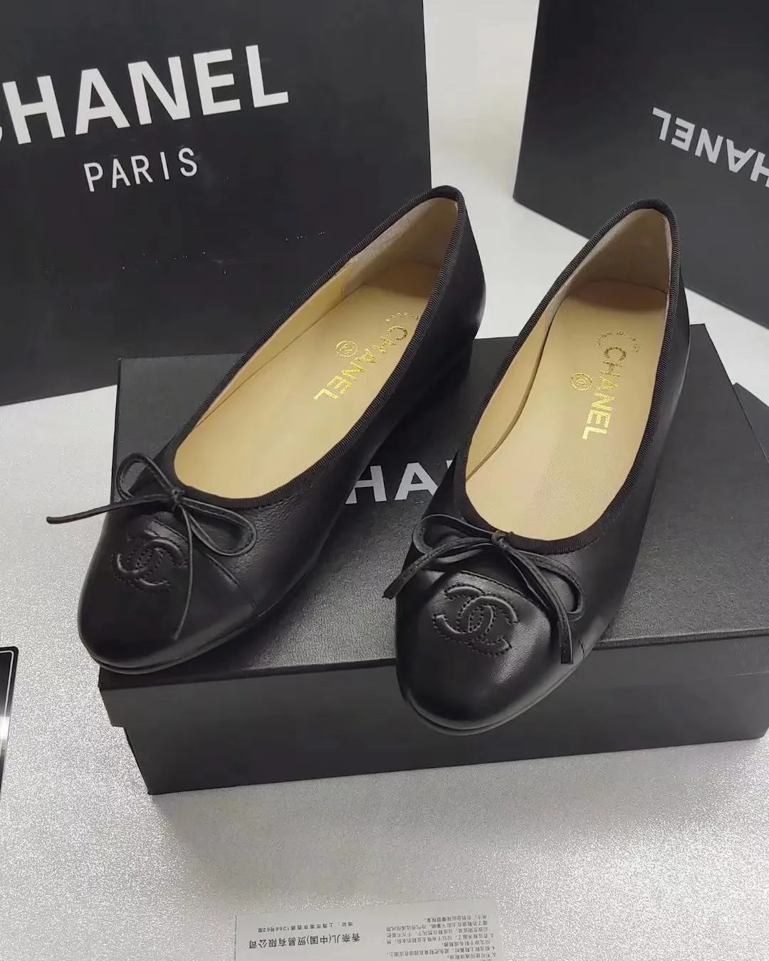 👟👟Ex-factory price 440👟👟 Women's shoes, women's clothing, Chanel, ballet shoes, fashionable items, timeless classics, maintaining elegance. Exquisite style, celebrities and Internet celebrities can be seen everywhere on their feet. Luxury, replica of the popular original that will never fade away, upper; imported mixed sheepskin, inner sheepskin, size 35-41, genuine leather sole. There are too many colors for this type of fabric, please come to us for enquiries.
